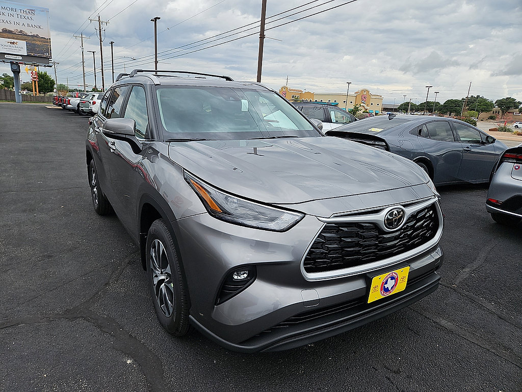 New 2026 Toyota Highlander XLE AWD/4WD image 4