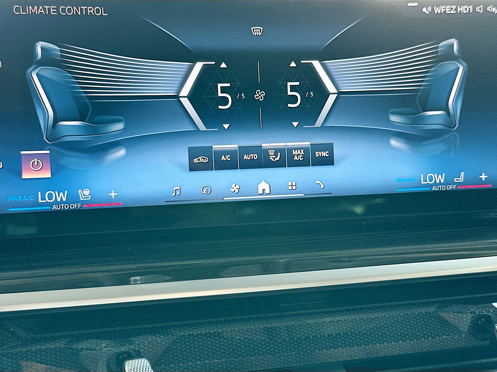 Certified 2024 BMW X7 xDrive40i w/ Premium Package image 16