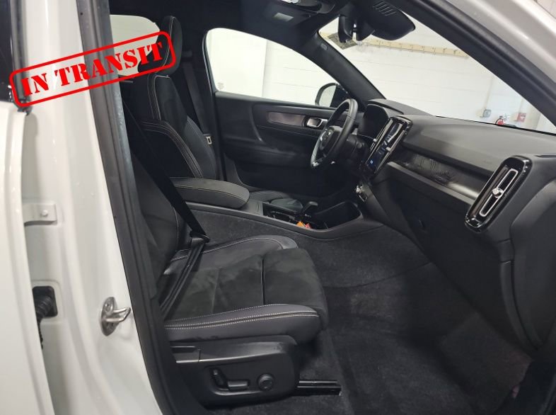 Used 2023 Volvo C40 P8 Recharge Ultimate image 4