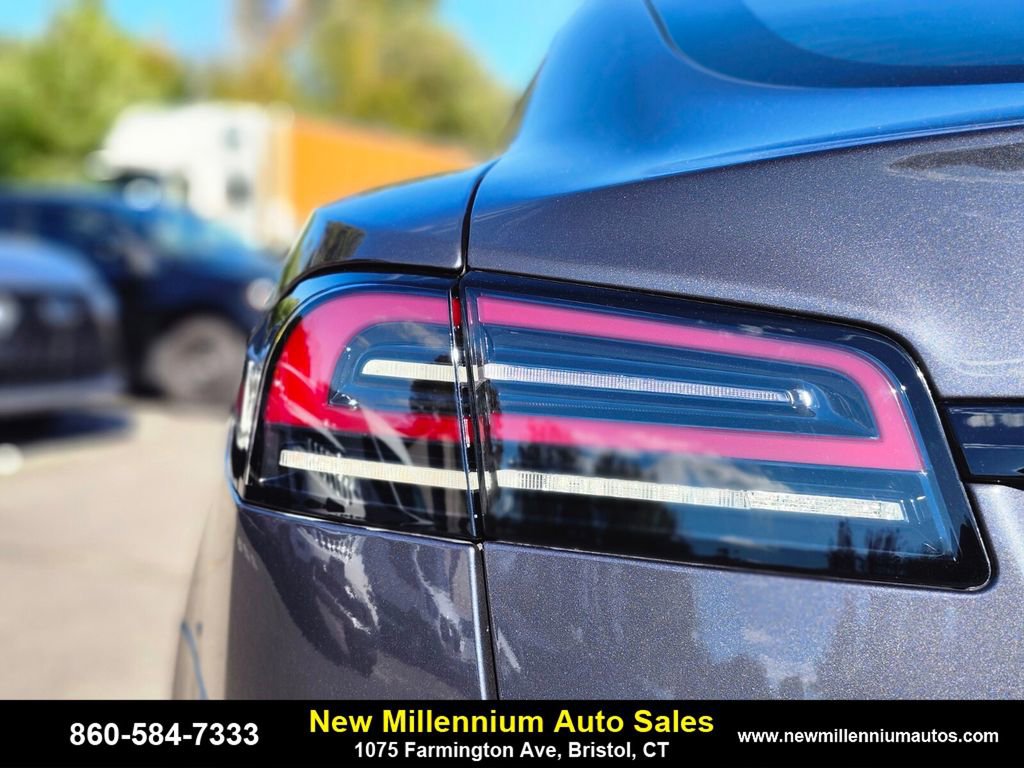 Used 2022 Tesla Model S image 9