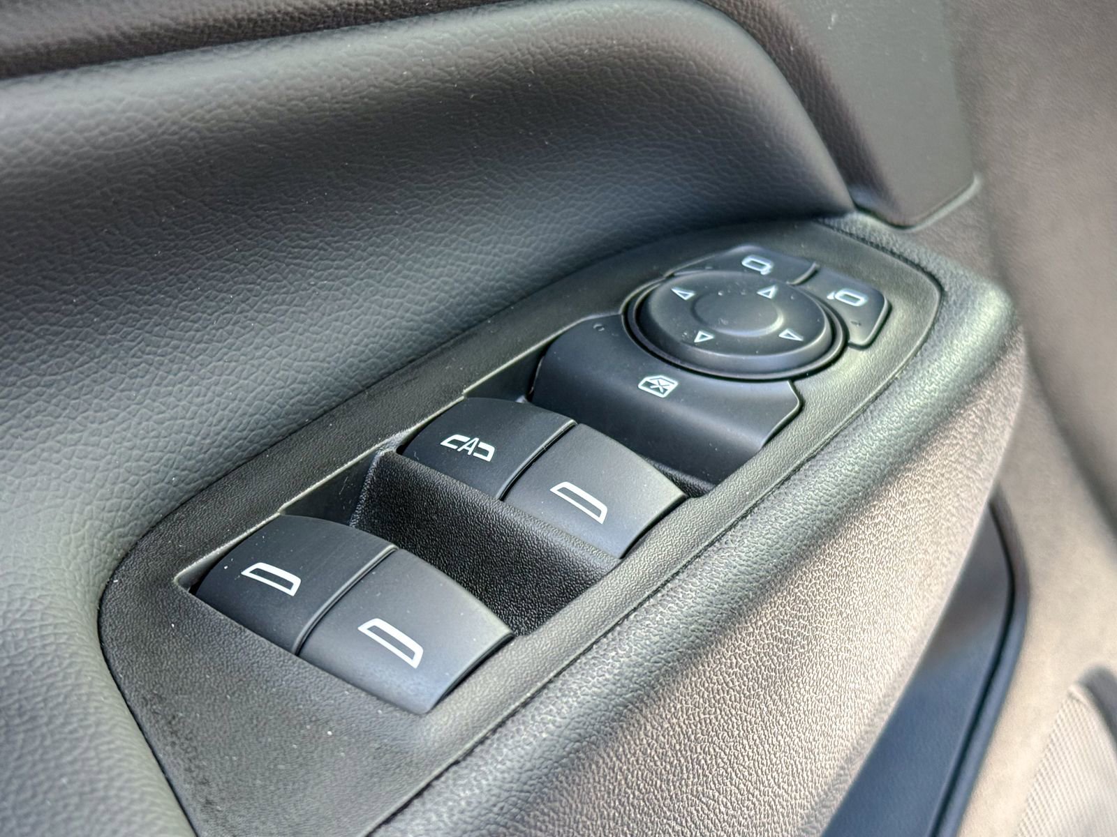 Used 2024 Chevrolet Equinox LT image 17