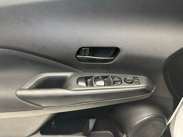Used 2018 Nissan Kicks S FWD image 22