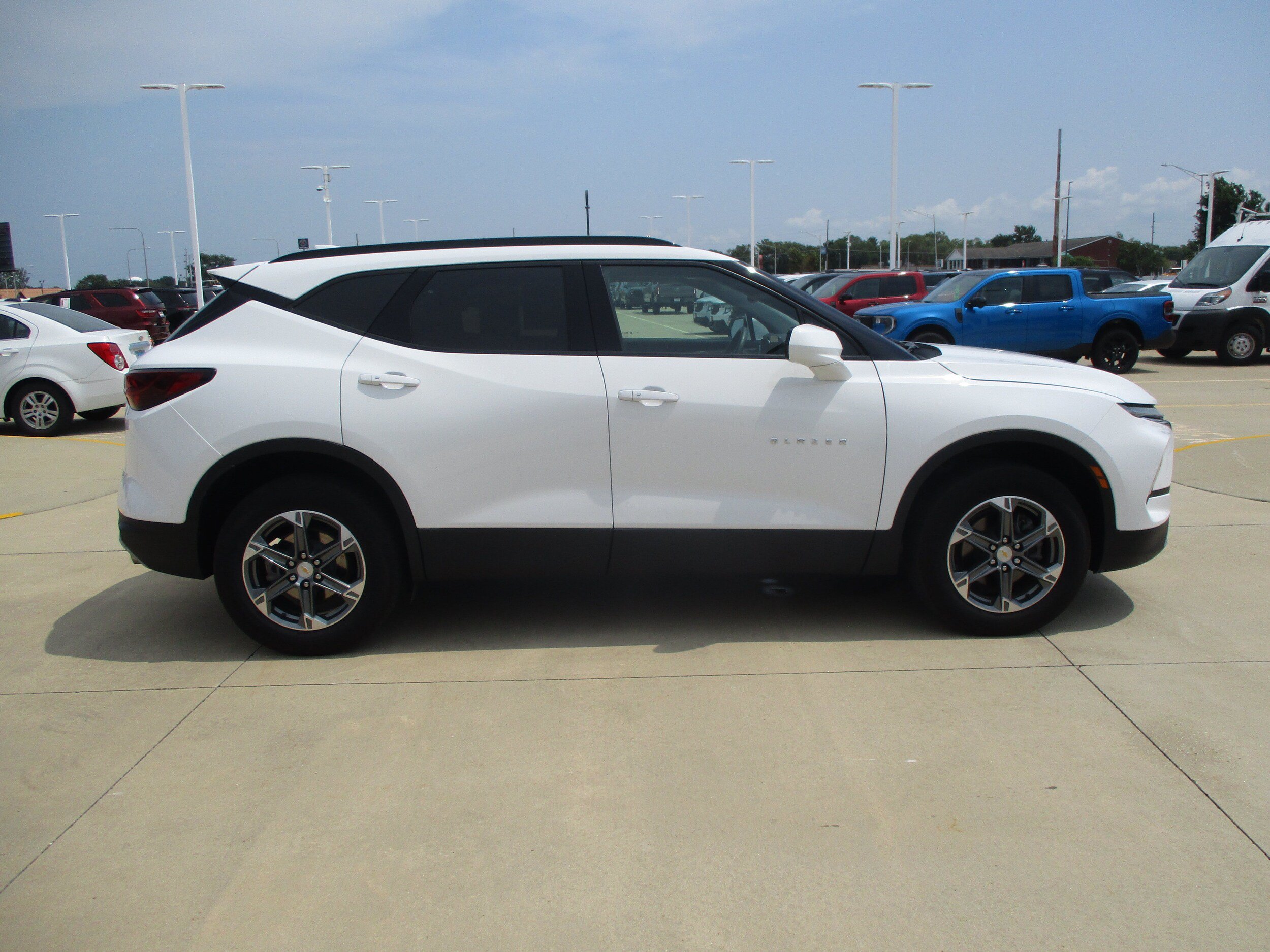 Used 2024 Chevrolet Blazer LT w/ Convenience Package FWD image 7