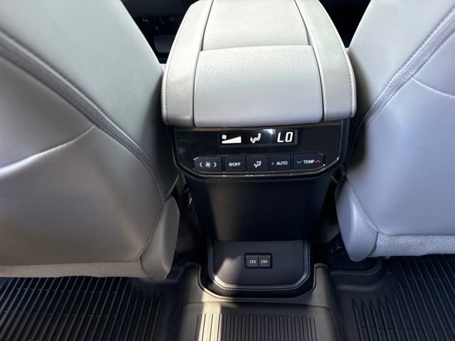 Used 2023 Toyota Highlander XLE AWD/4WD image 27