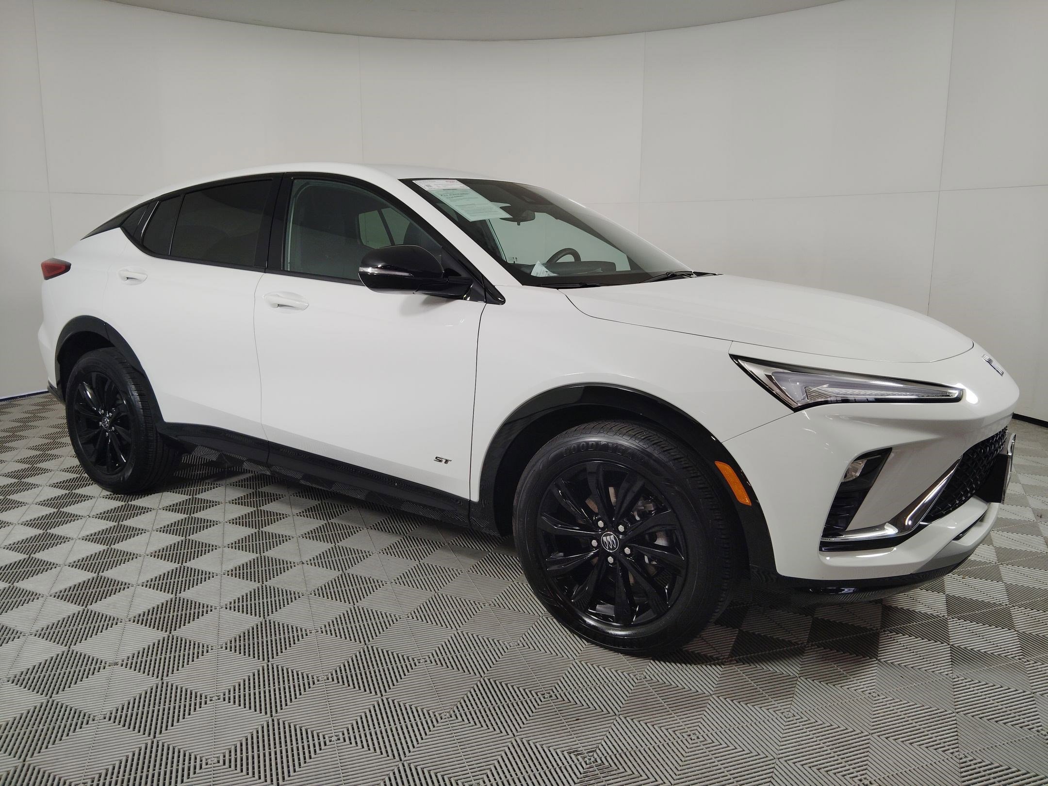 Used 2025 Buick Envista Sport Touring image 7