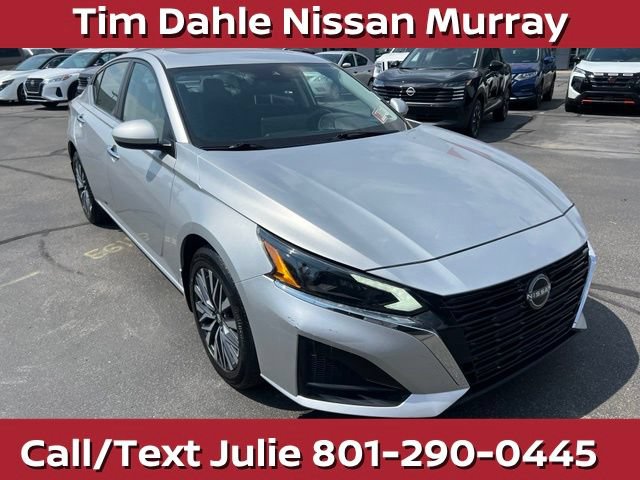 Used 2023 Nissan Altima 2.5 SV w/ SV Premium Package AWD/4WD image 3