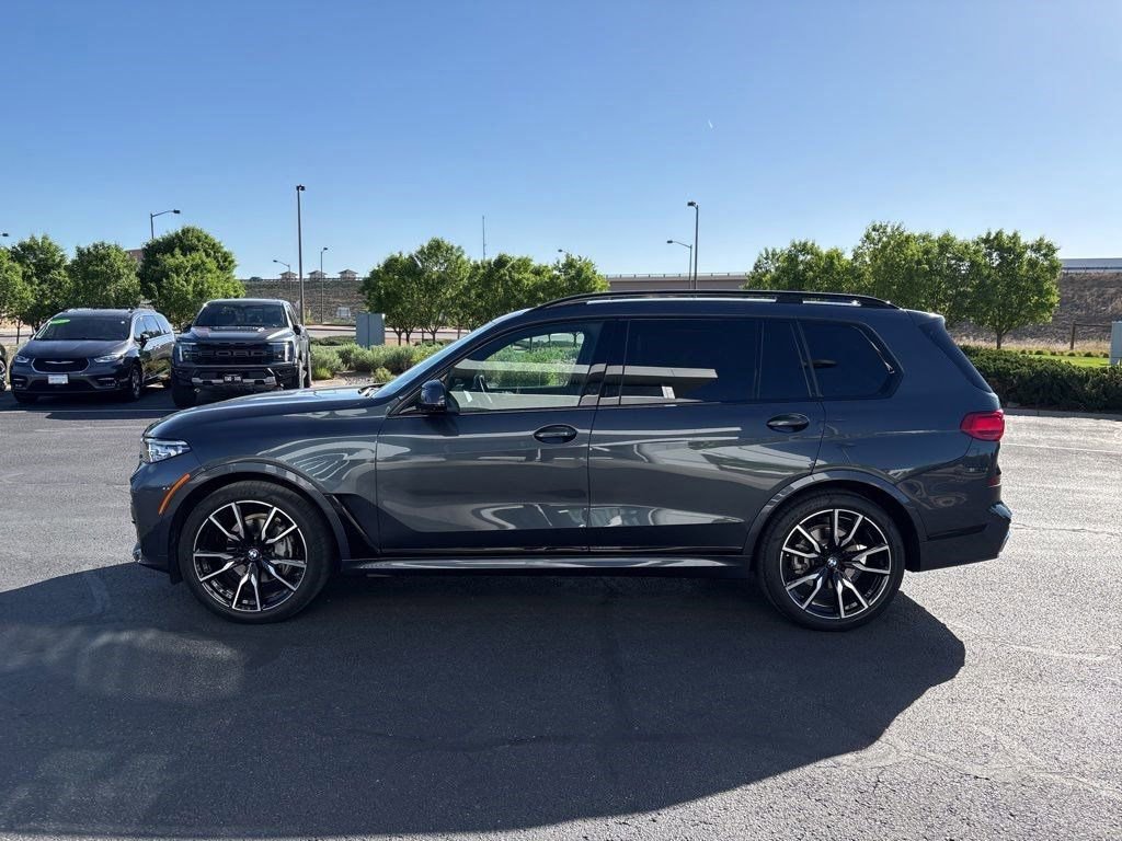 Used 2022 BMW X7 xDrive40i w/ M Sport Package AWD/4WD image 2