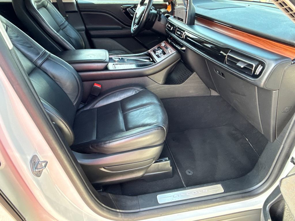 Used 2023 Lincoln Aviator Reserve image 13