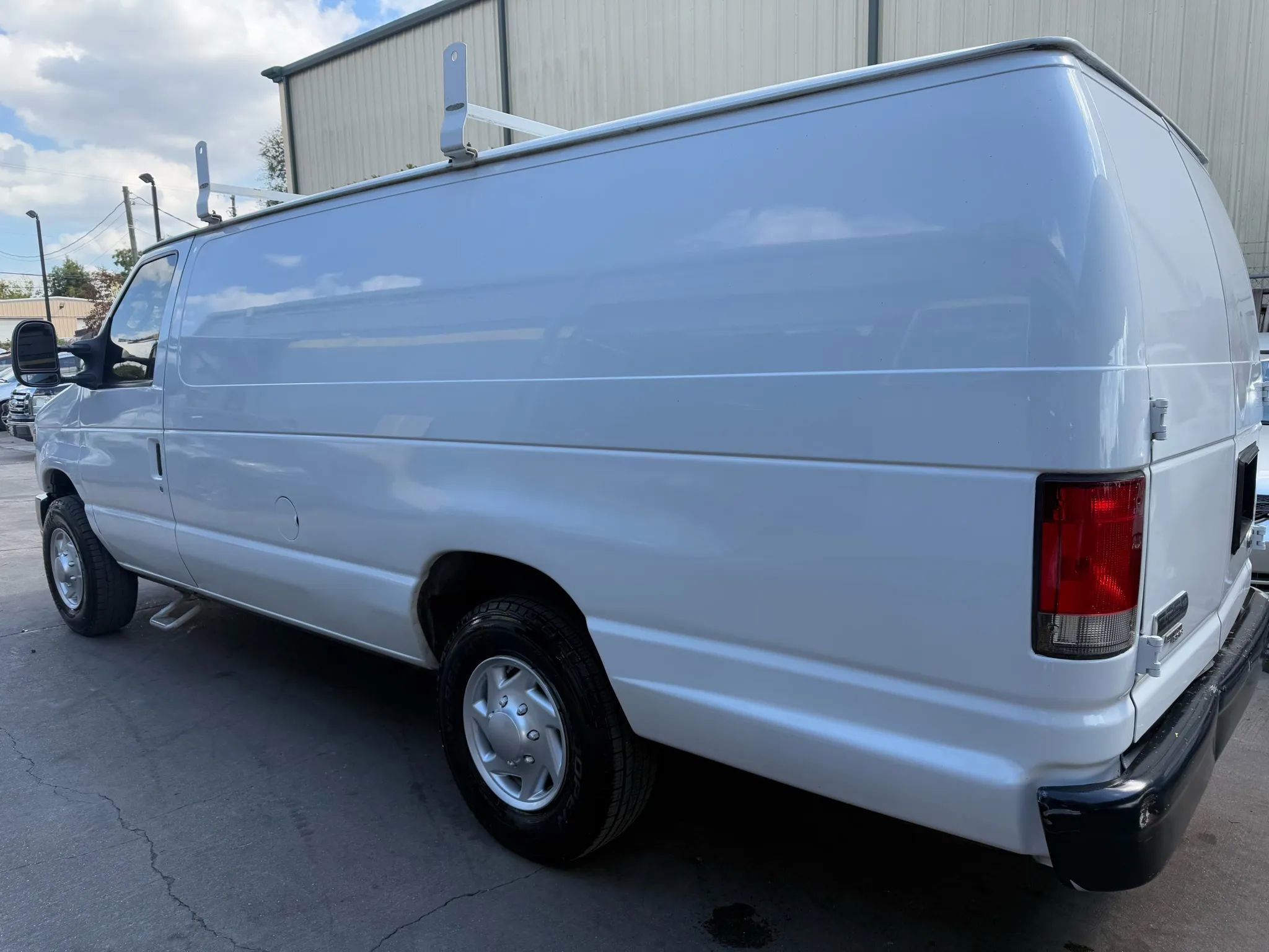 Used 2011 Ford E-250 and Econoline 250 Extended w/ PWR Group image 5