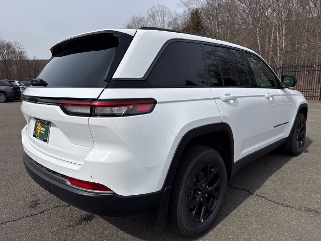 New 2026 Jeep Grand Cherokee Altitude AWD/4WD image 9