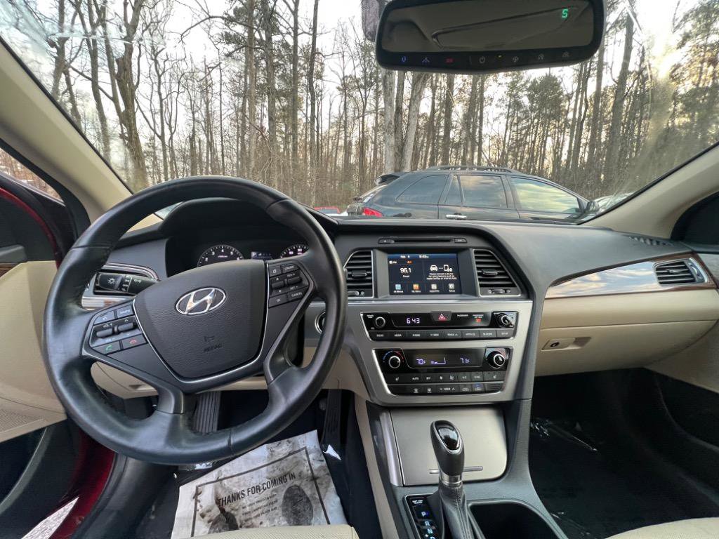 Used 2017 Hyundai Sonata Limited image 23