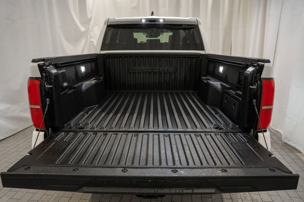Certified 2025 Toyota Tacoma TRD Off-Road image 5