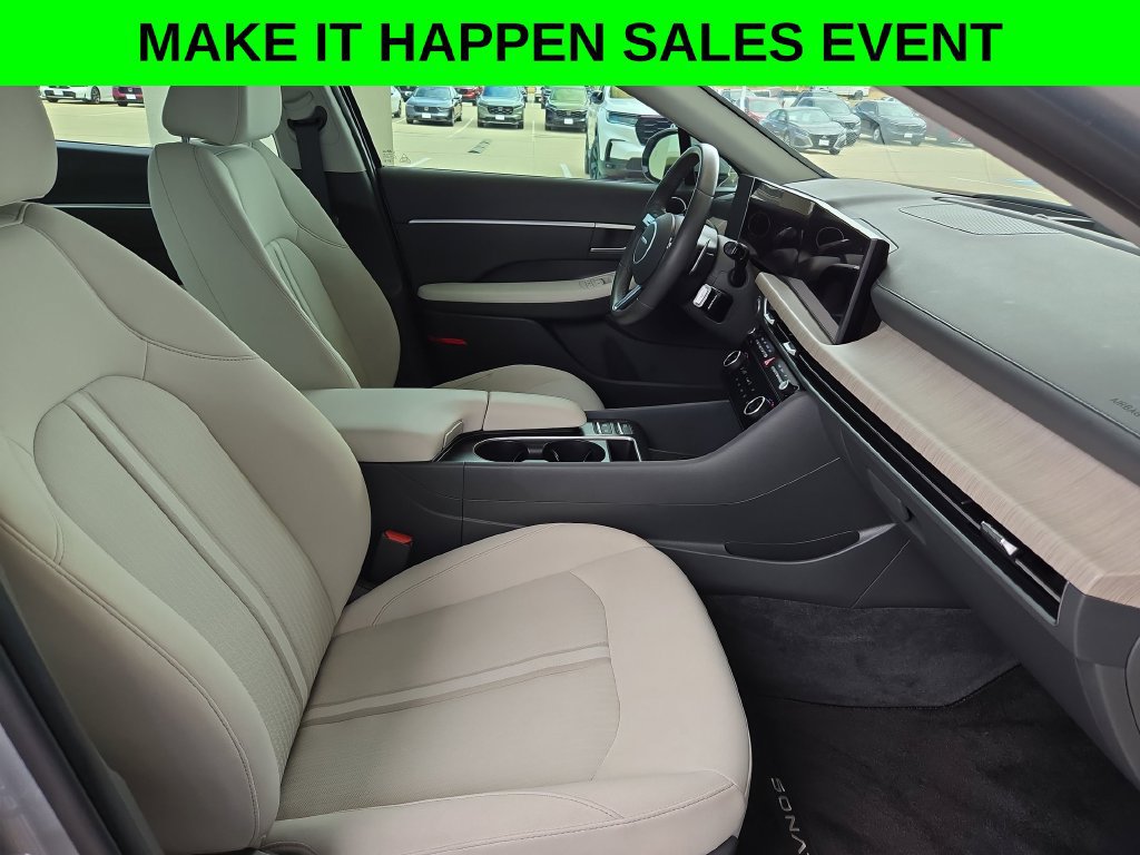 Used 2025 Hyundai Sonata SEL FWD image 25