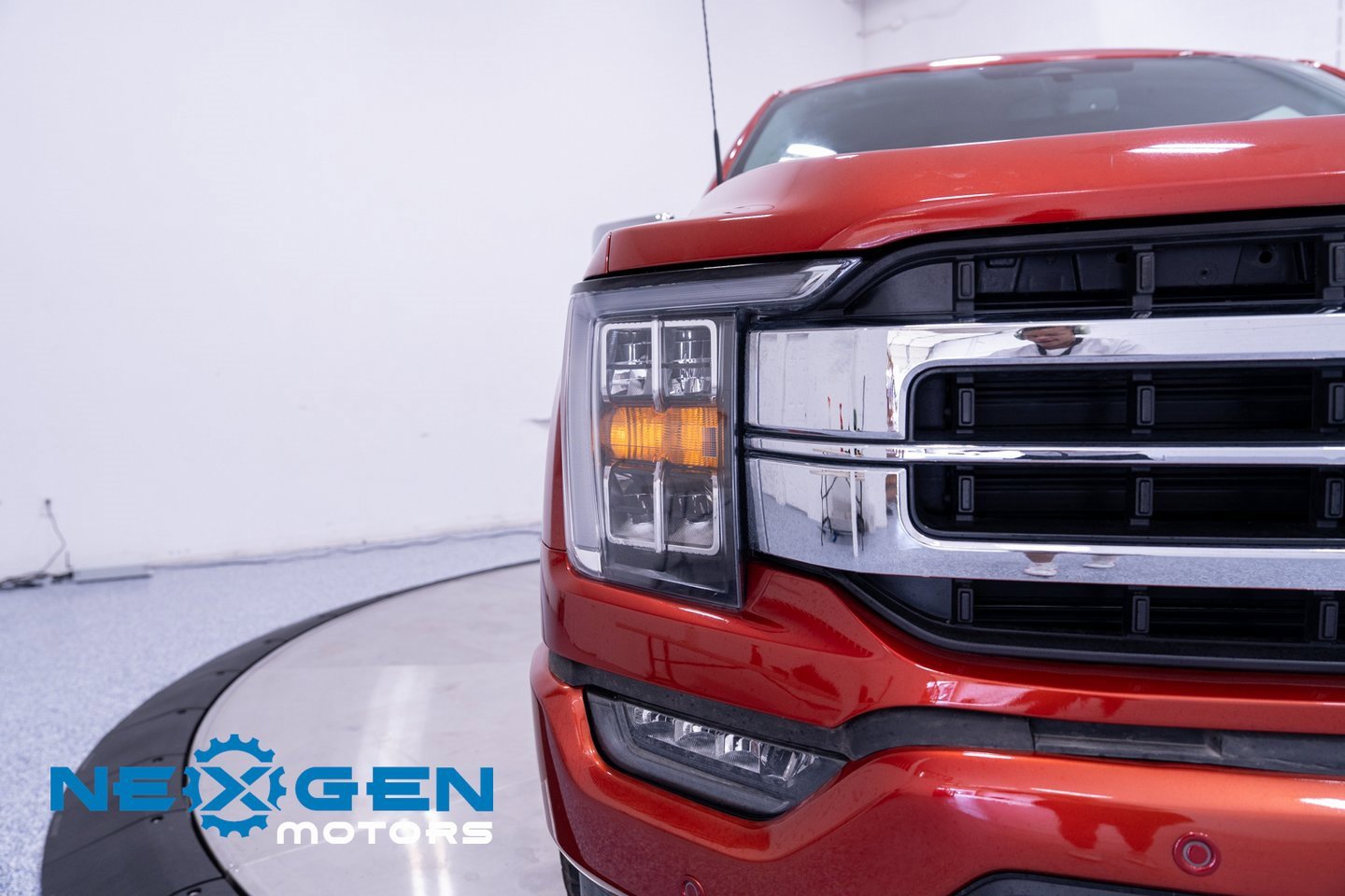 Used 2023 Ford F150 Lariat w/ Trailer Tow Package image 5