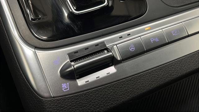 Certified 2025 Kia Carnival SX Prestige FWD image 32