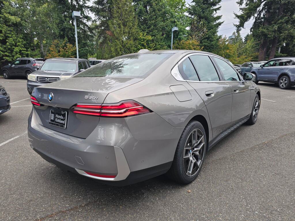 Used 2026 BMW 530i xDrive AWD/4WD image 7