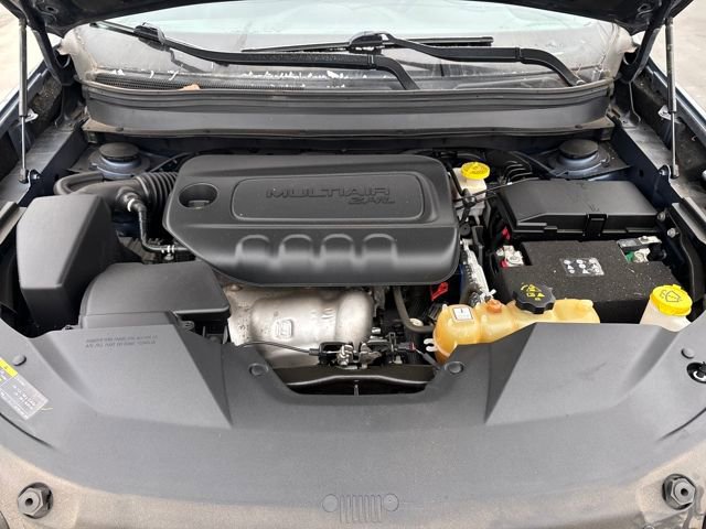 Used 2021 Jeep Cherokee Latitude w/ Mopar Interior Package AWD/4WD image 25