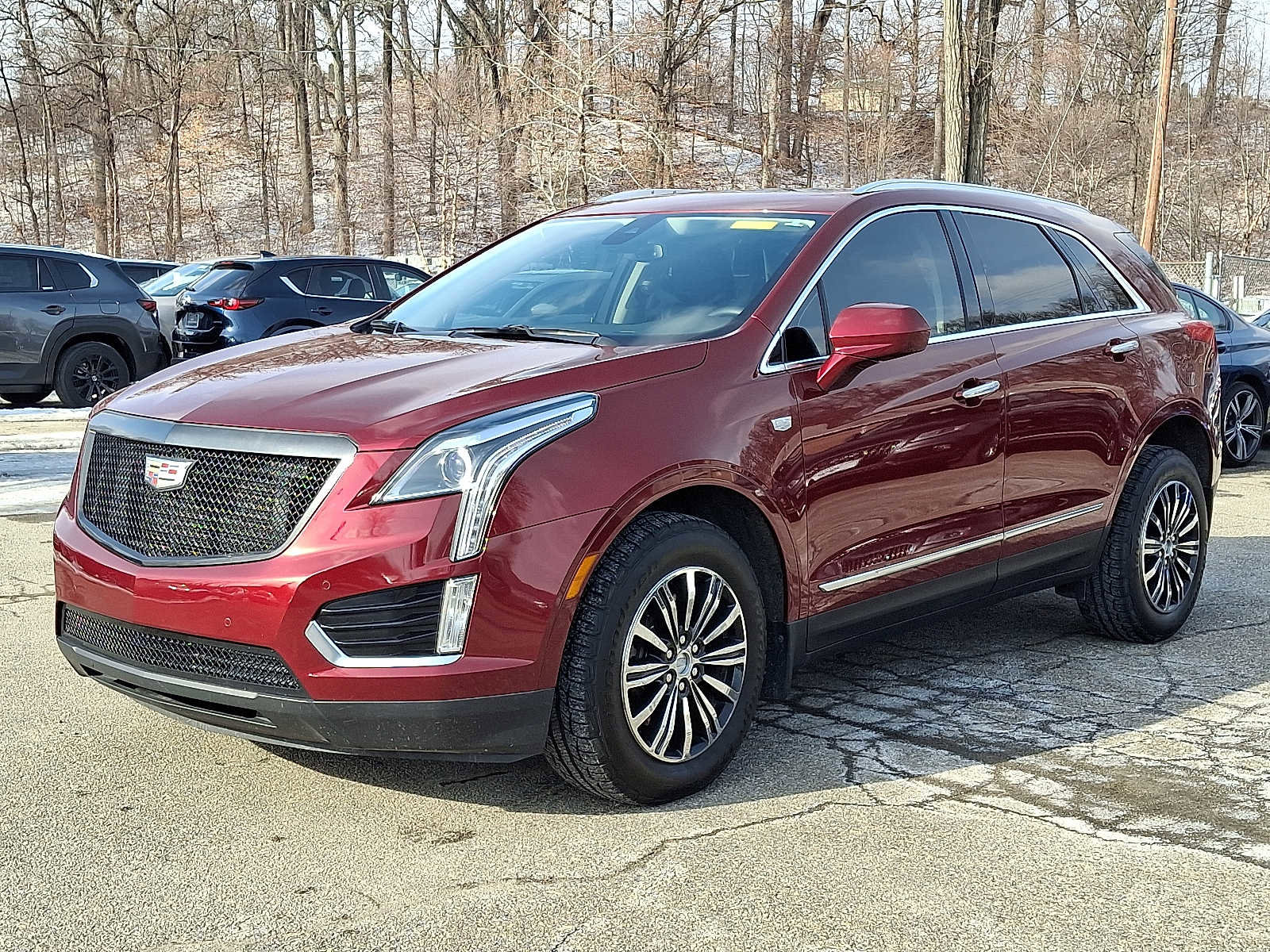 Used 2017 Cadillac XT5 Luxury w/ Driver Awareness Package image 3