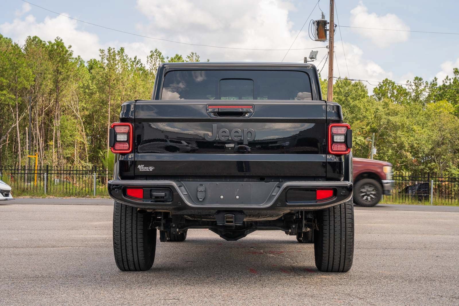 Used 2023 Jeep Gladiator Overland AWD/4WD image 6