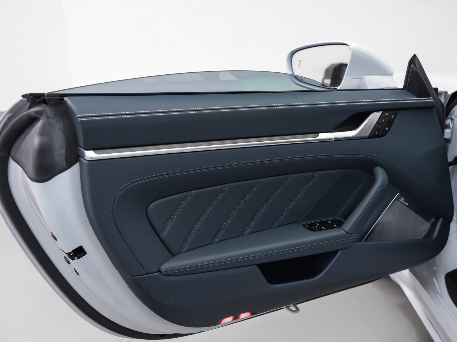 Certified 2025 Porsche 911 Turbo S image 73