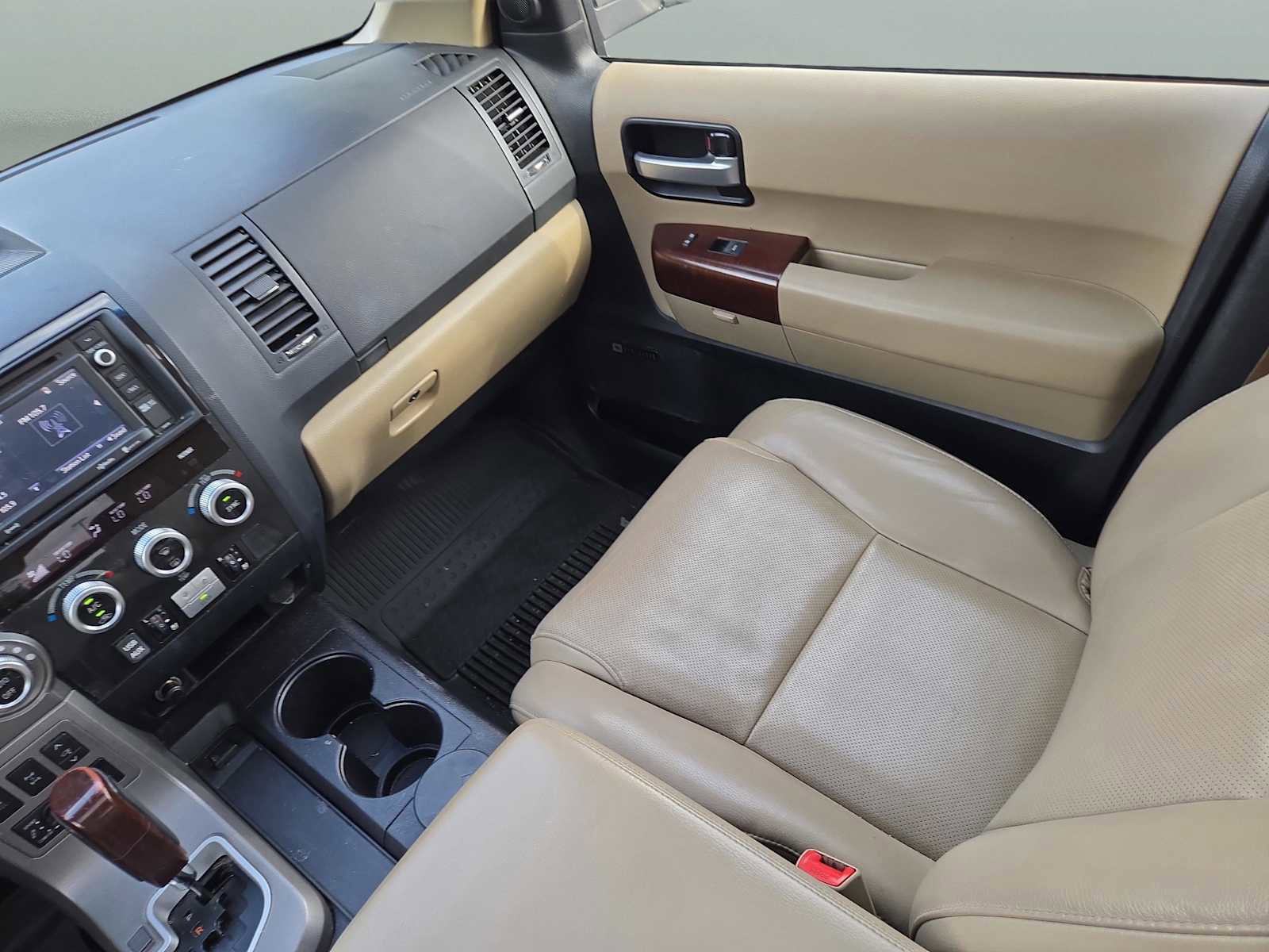 Used 2017 Toyota Sequoia Platinum AWD/4WD image 17