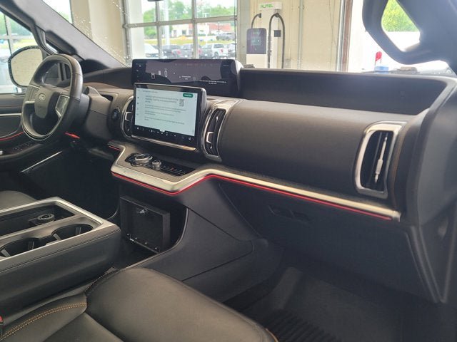 Used 2025 Ford Expedition Tremor AWD/4WD image 4