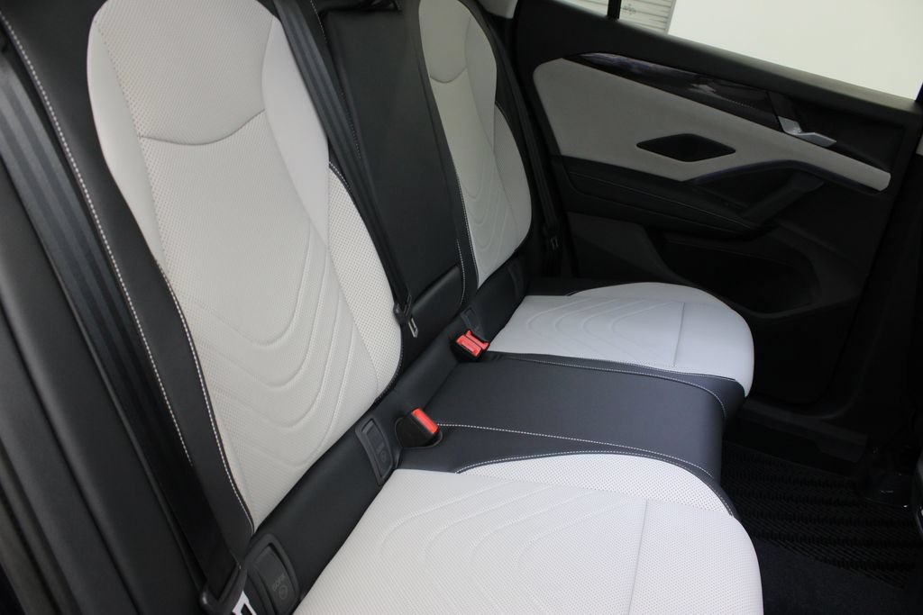 New 2026 Volkswagen Tiguan SE FWD image 19