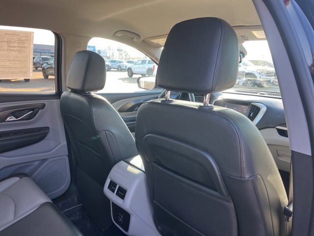 Used 2024 GMC Terrain SLT image 50