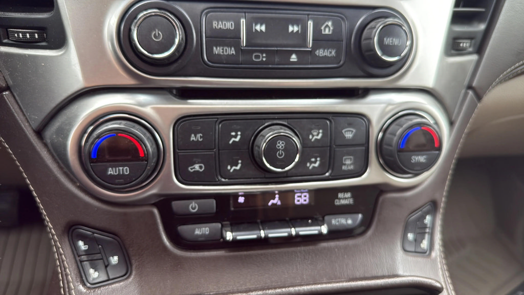 Used 2019 Chevrolet Suburban Premier AWD/4WD image 21