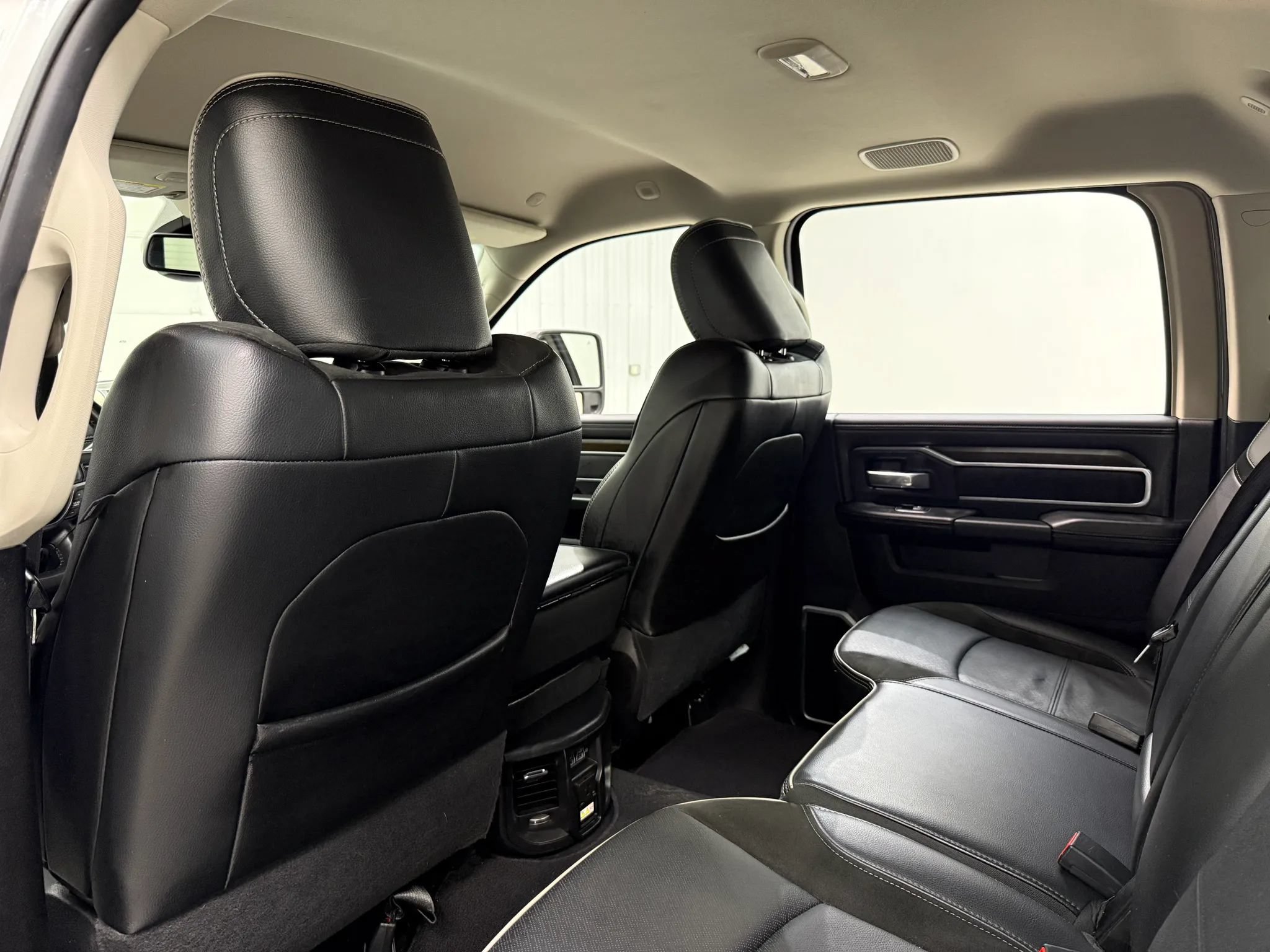 Used 2024 RAM 2500 Laramie AWD/4WD image 16