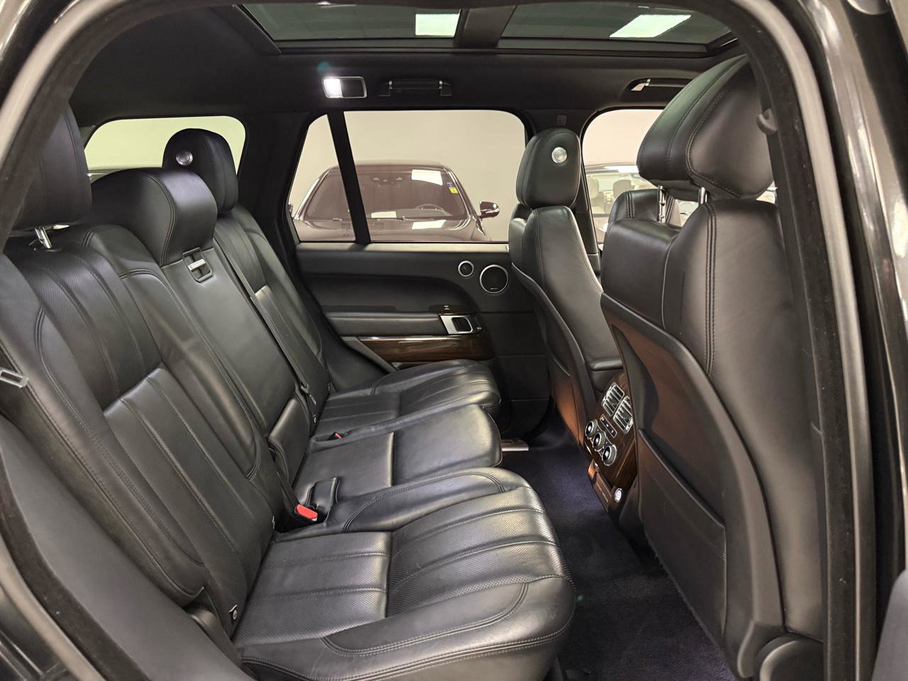 Used 2017 Land Rover Range Rover Supercharged image 23