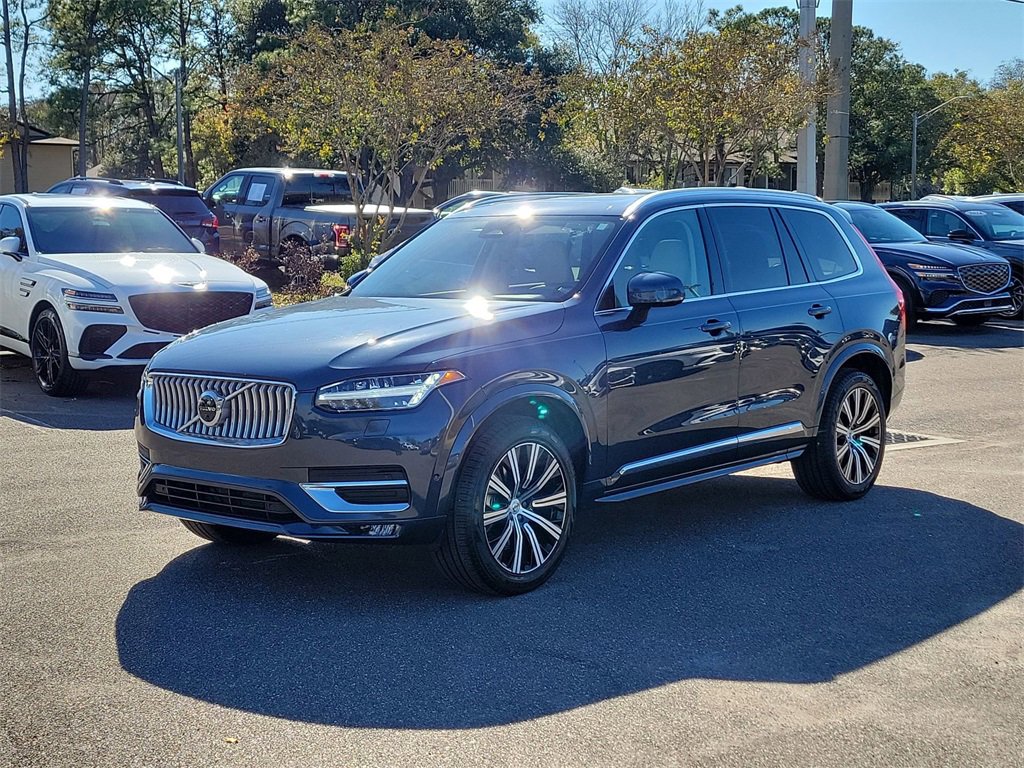 Used 2023 Volvo XC90 B6 Plus image 7