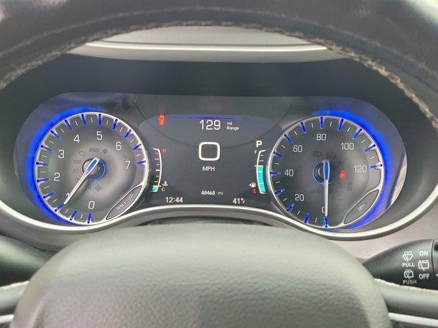 Used 2022 Chrysler Pacifica Touring-L image 27