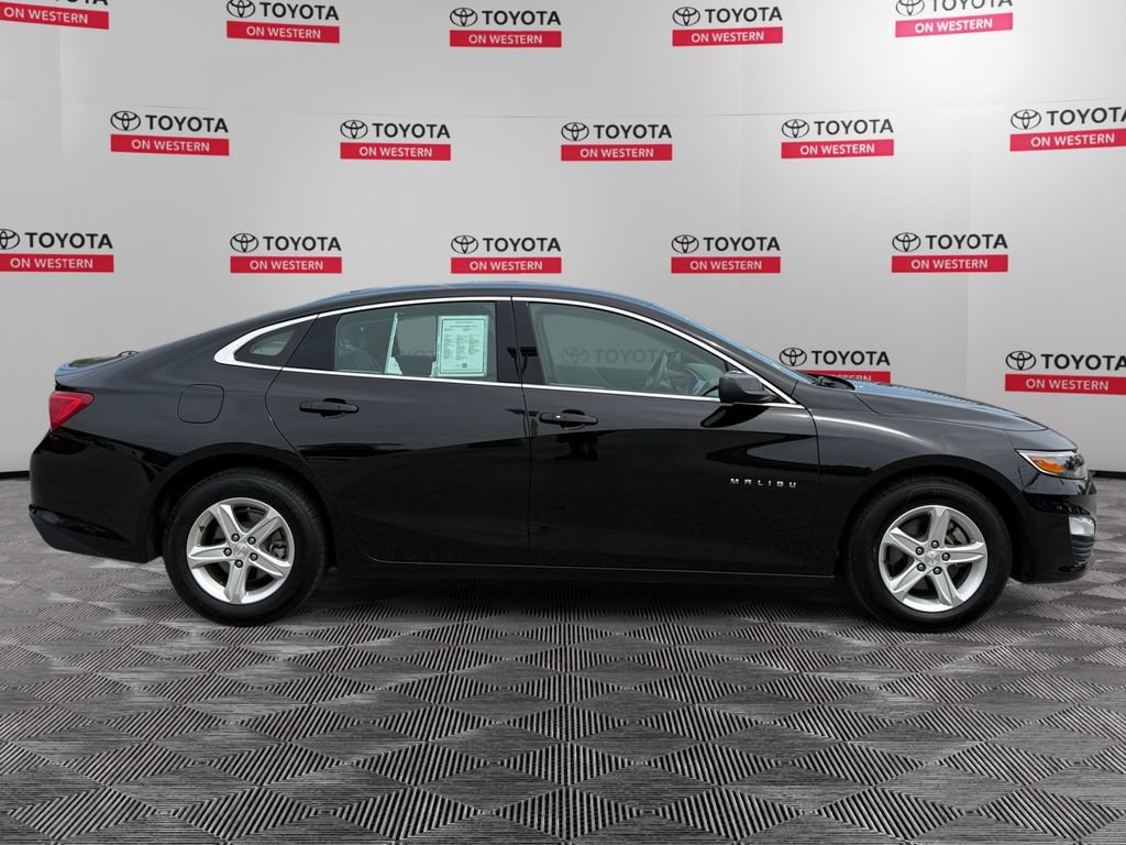 Used 2024 Chevrolet Malibu LT FWD image 4