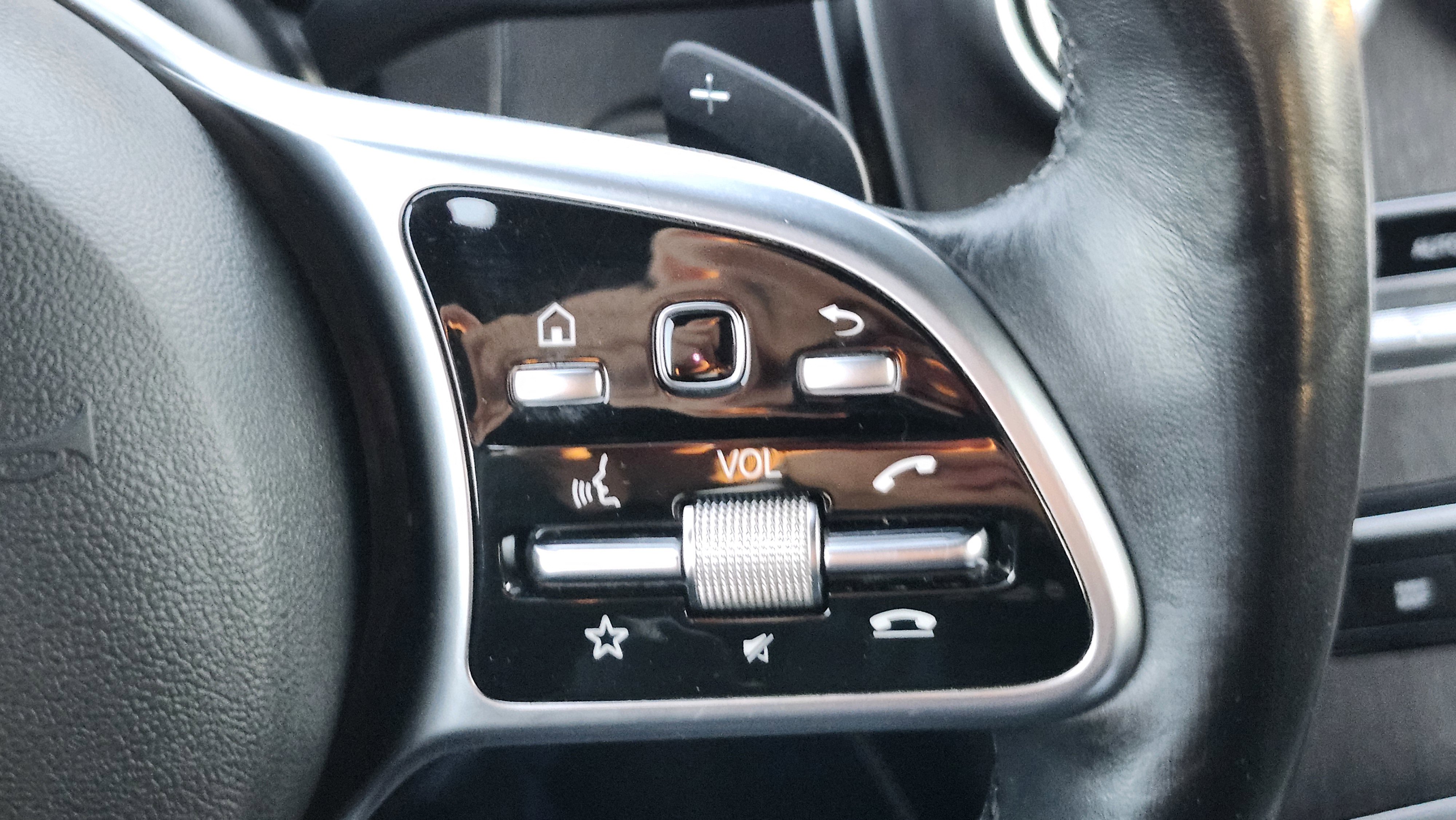 Used 2020 Mercedes-Benz GLC 300 4MATIC w/ Exterior Lighting Package image 35