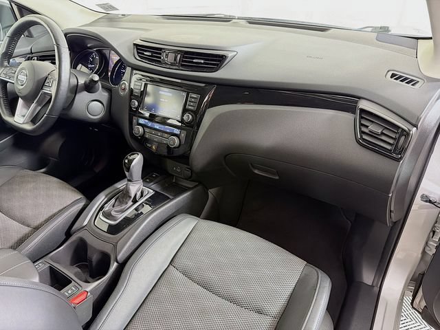 Certified 2022 Nissan Rogue Sport SV w/ Technology Package AWD/4WD image 34