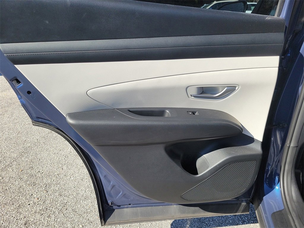 Certified 2025 Hyundai Tucson SE image 10