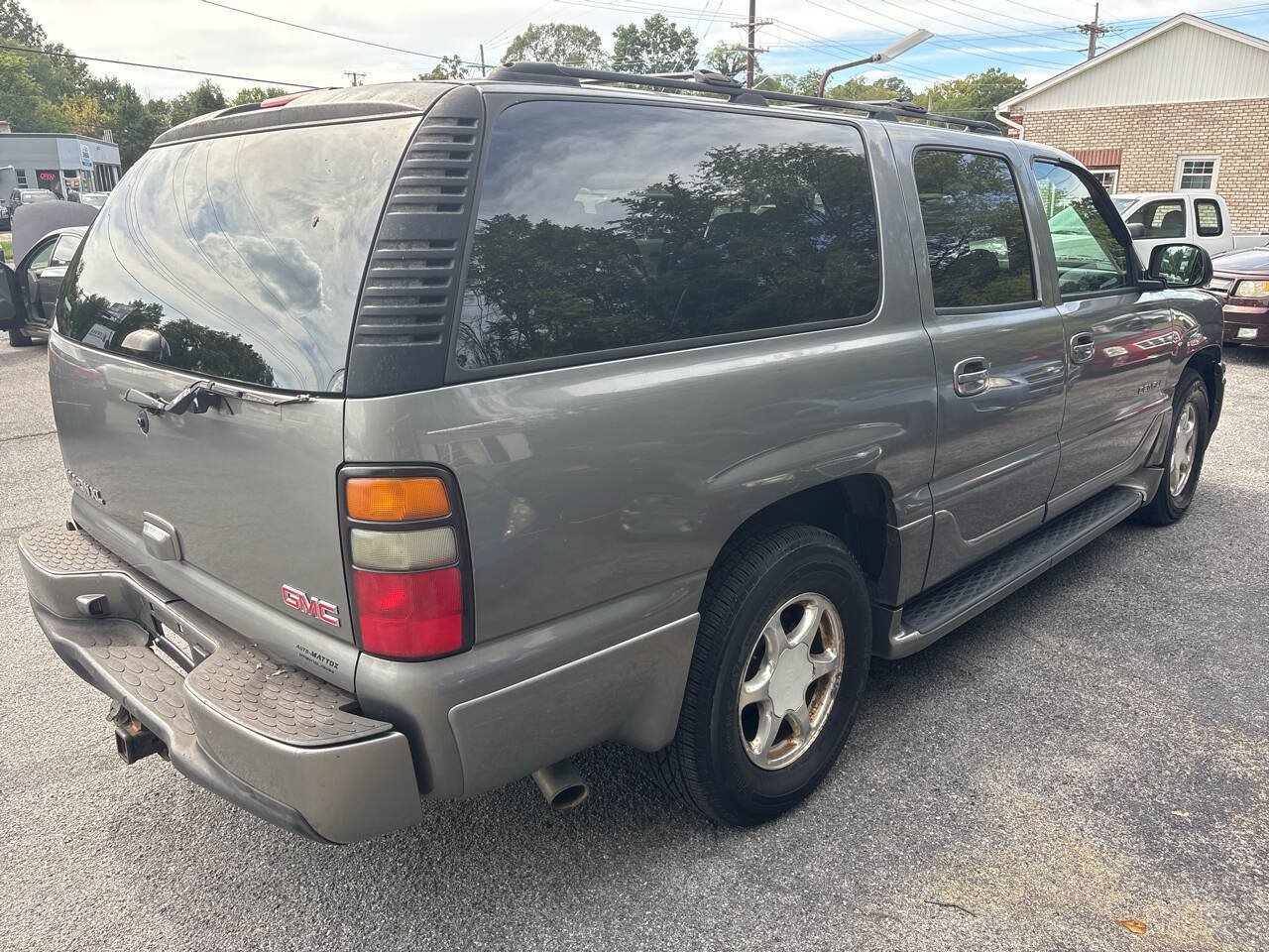 Used 2006 GMC Yukon XL Denali AWD/4WD image 9