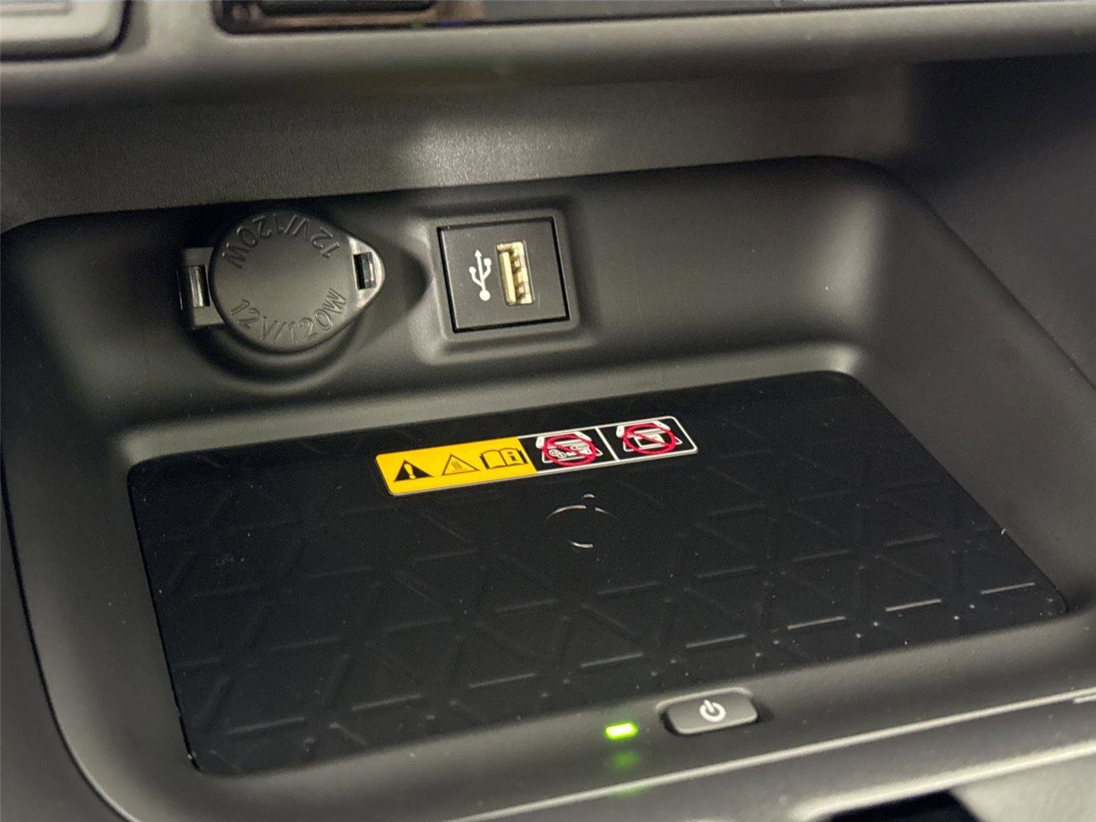 Used 2025 Toyota RAV4 XLE Premium image 28