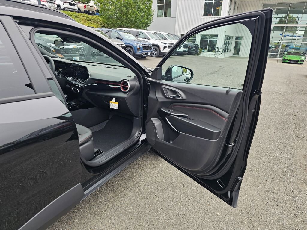 New 2026 Chevrolet Trax RS w/ Driver Confidence Package FWD image 27