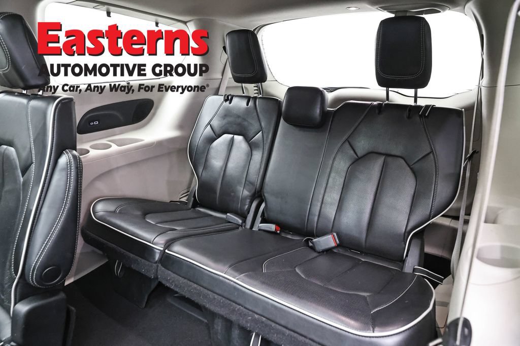 Used 2023 Chrysler Pacifica Limited FWD image 27
