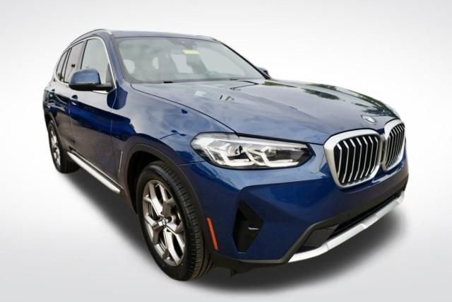 Used 2024 BMW X3 sDrive30i w/ Premium Package RWD image 2