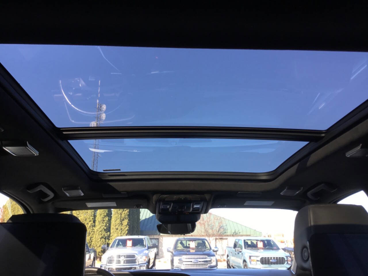 Used 2022 Cadillac Escalade ESV Sport Platinum w/ LPO, ONYX Package image 14