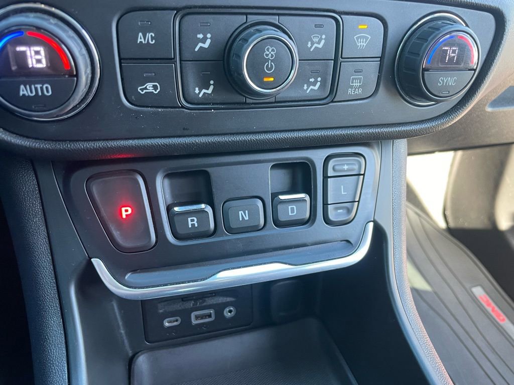 Used 2018 GMC Terrain SLT w/ Preferred Package image 12