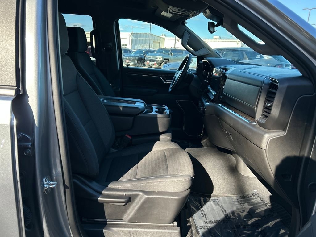 Used 2025 Chevrolet Silverado 1500 LT image 31