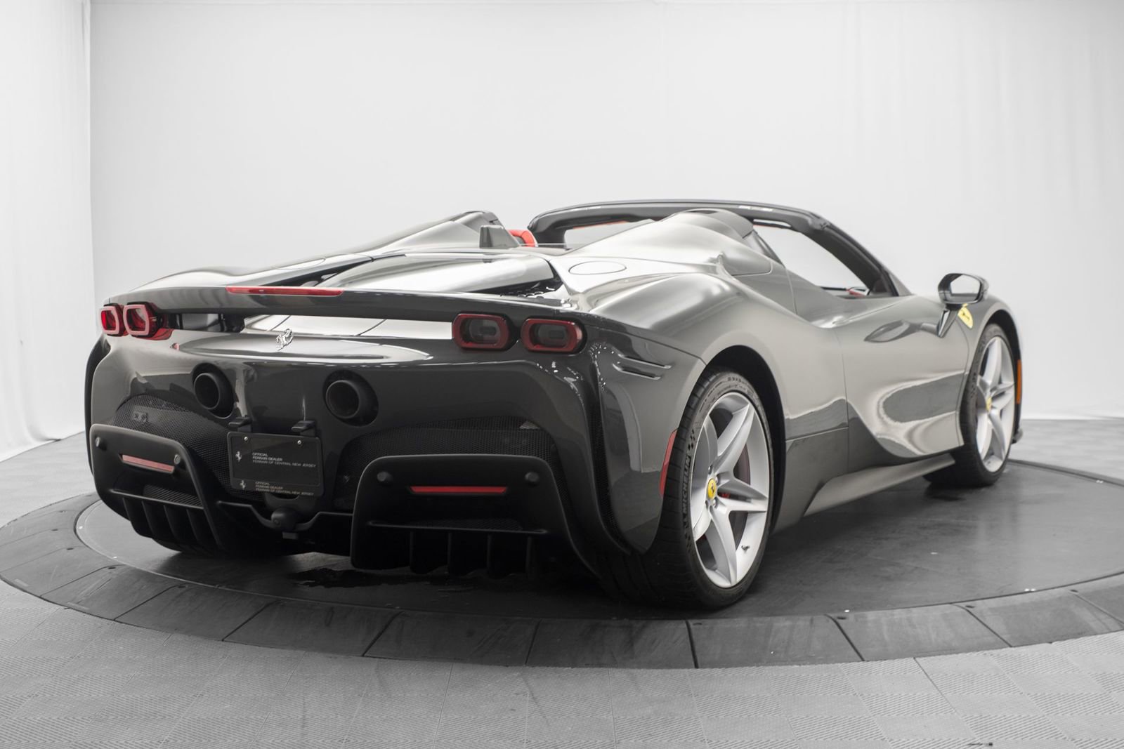 Used 2024 Ferrari SF90 Spider AWD/4WD image 3