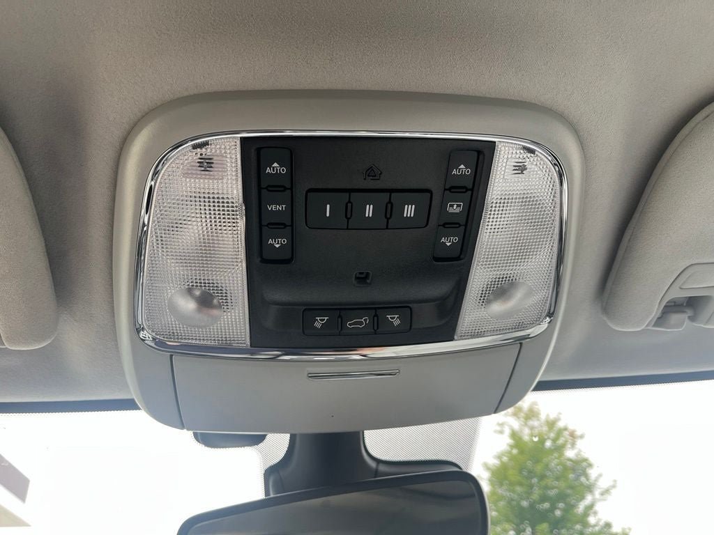 Used 2021 Jeep Grand Cherokee Summit AWD/4WD image 40