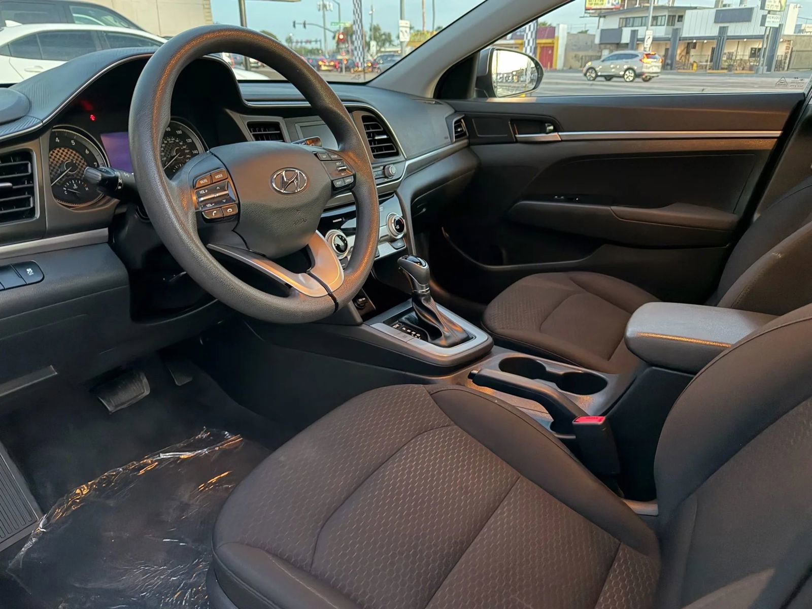 Used 2019 Hyundai Elantra SE w/ Winter Weather Package image 20