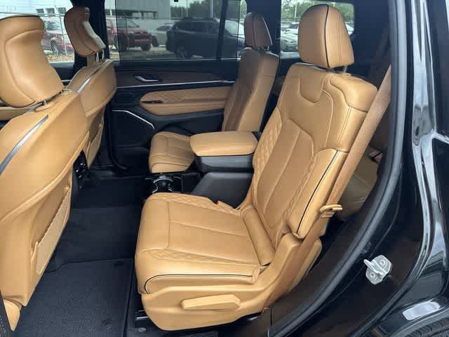 Used 2021 Jeep Grand Cherokee L Summit w/ Advanced Protech Group IV AWD/4WD image 18