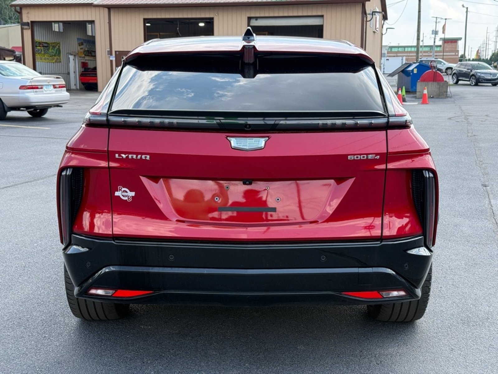 Used 2024 Cadillac Lyriq Sport AWD/4WD image 7